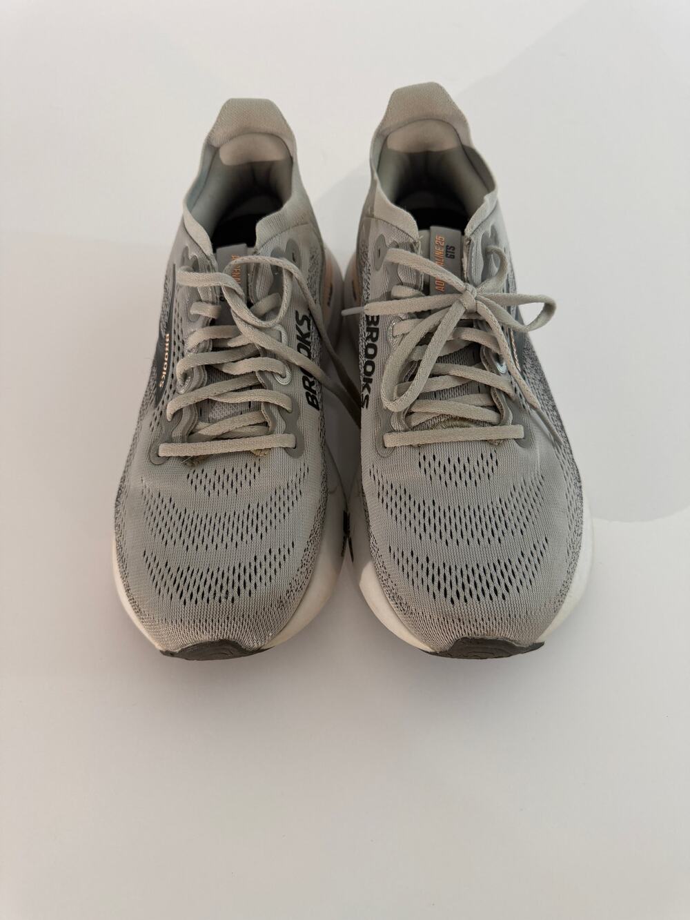 Brooks Adrenaline GTS 25 Women's Running Shoes Size 10 B Gray DNA Loft